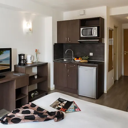 Les Loges Du Park 3*