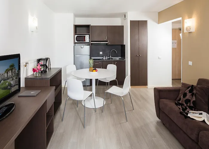 Les Loges Du Park 3*