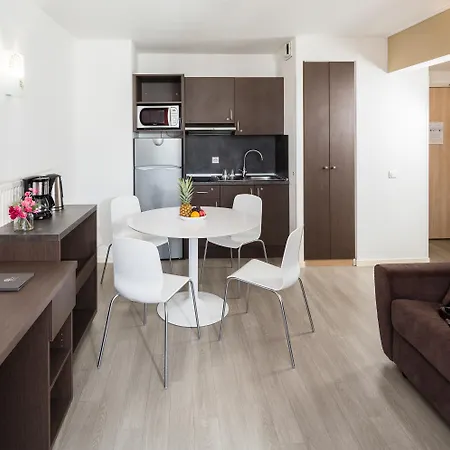 Les Loges Du Park 3*