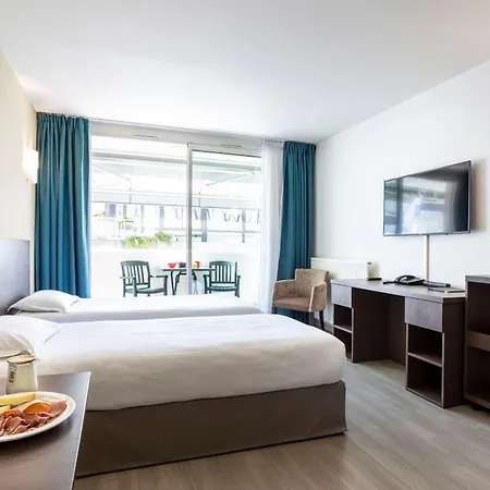 Les Loges Du Park 3*