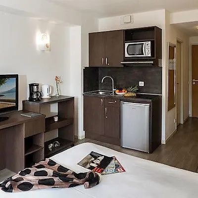 Aparthotel Les Loges Du Park - Hoteliere Aix-les-Bains